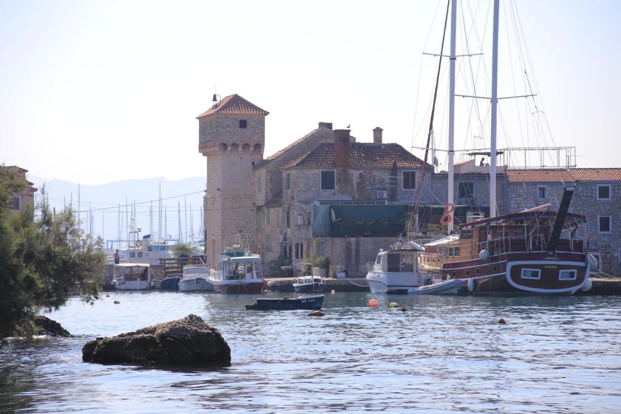 Apartments With A Parking Space Kastel Gomilica, Kastela - 21138 Exterior foto