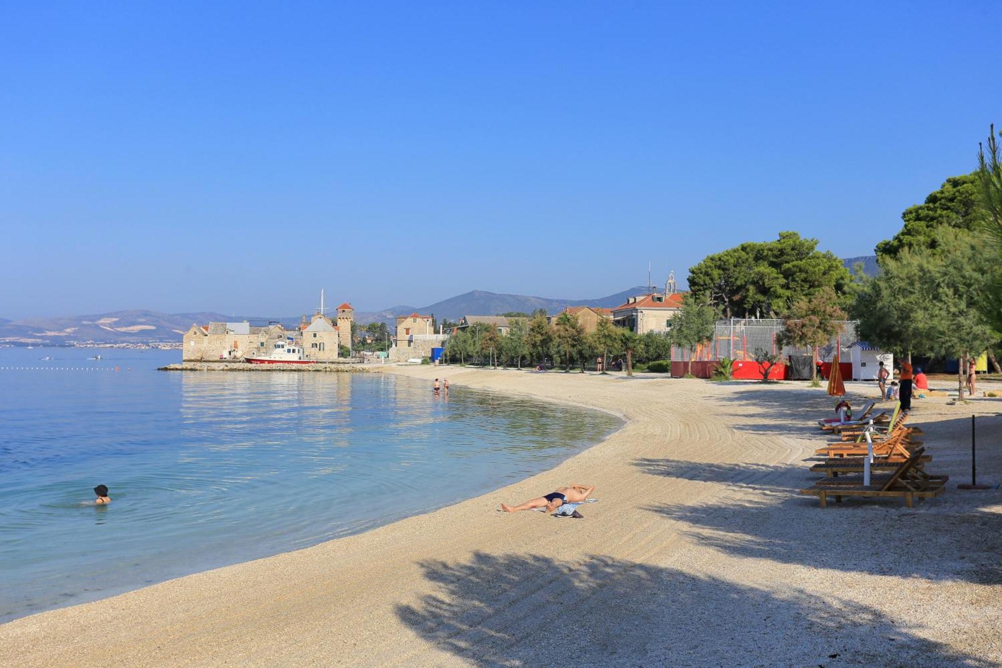 Apartments With A Parking Space Kastel Gomilica, Kastela - 21138 Exterior foto